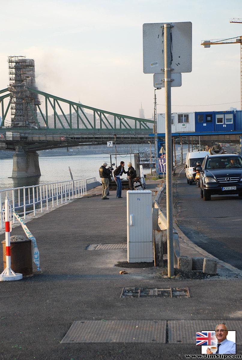 可爱金发安提尼亚加入年长夫妇共度周末性爱