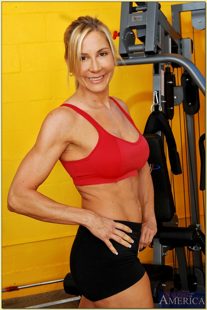 Fit Milf Kelly Estelle Strips At Gym And Fucks Bald Trainer