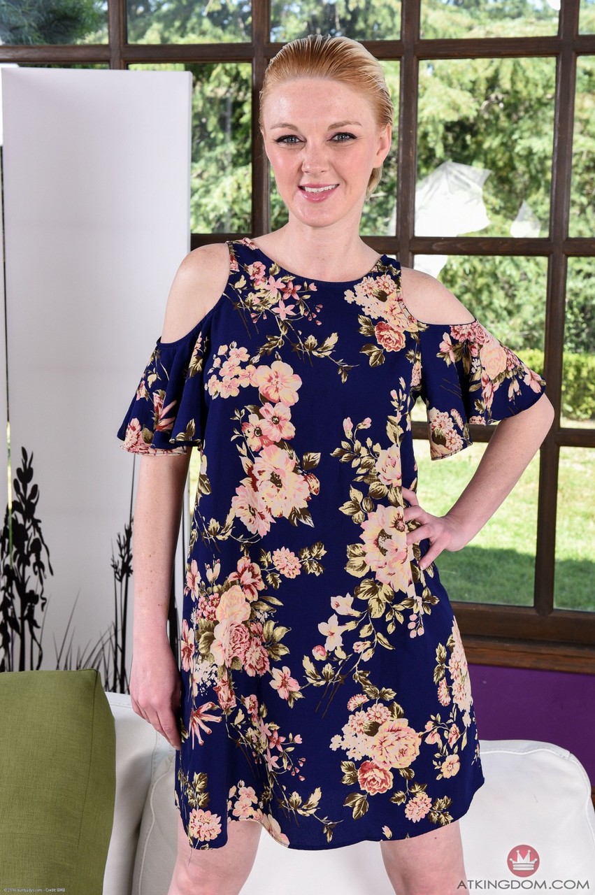 Mature Marie Mccray Strips And Shows Her Tasty Cunt And Big Tits