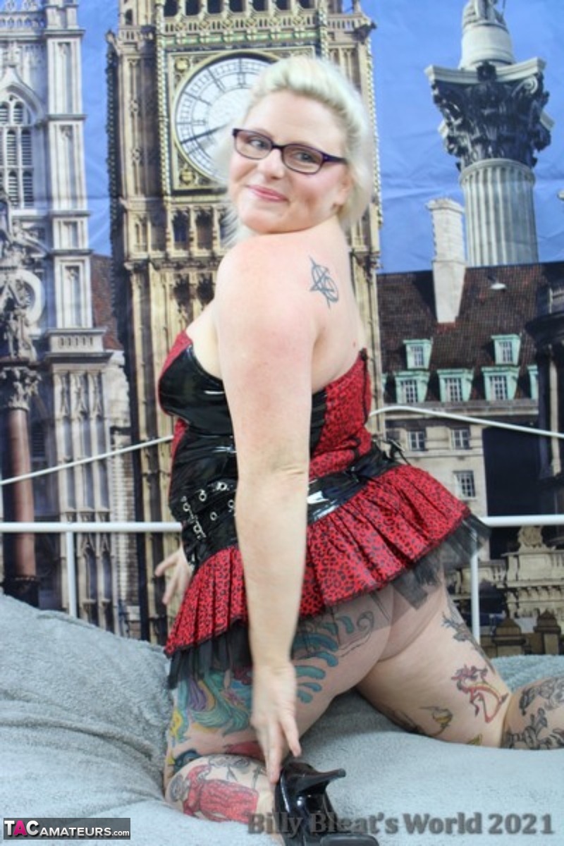 Curvy Uk Blonde Mollie Foxxx Flashes Big Tits In Dress And Heels