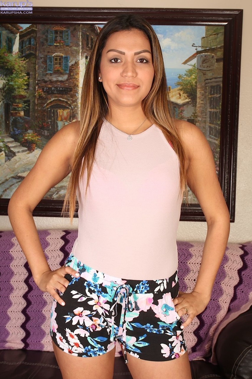 Nicole Rey Sassy Striptease Monte Ses Culottes Parfait Sexe Près