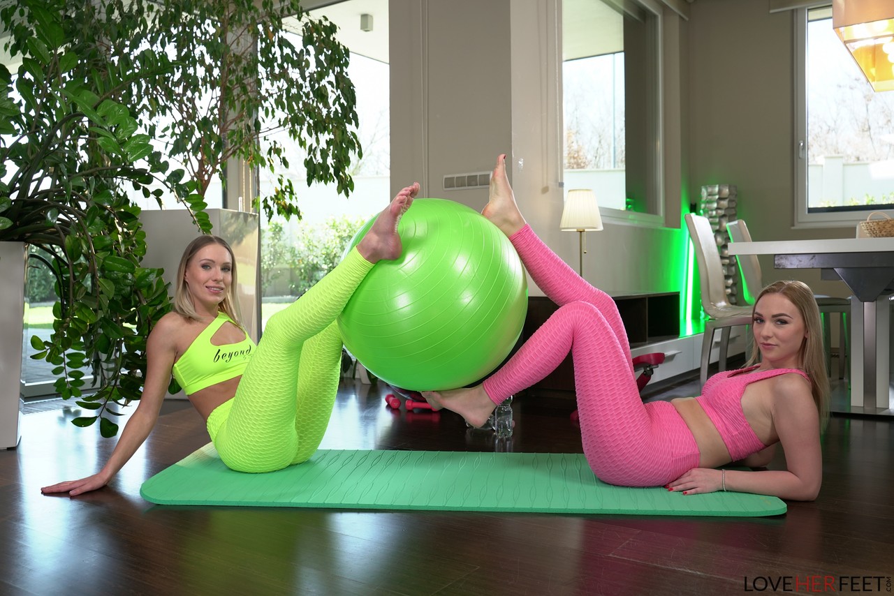 Lesbian Babes Angelika Grays And Jenny Wild Lick Toes And Twat On Yoga Mat