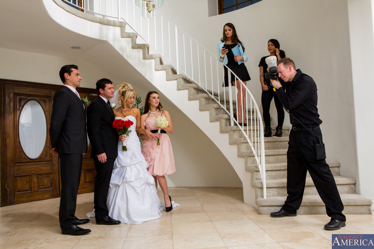 Invitée De Mariage Teal Conrad Reçoit Une Bonne Baise Et Un Énorme Éjaculation Le Grand Jour