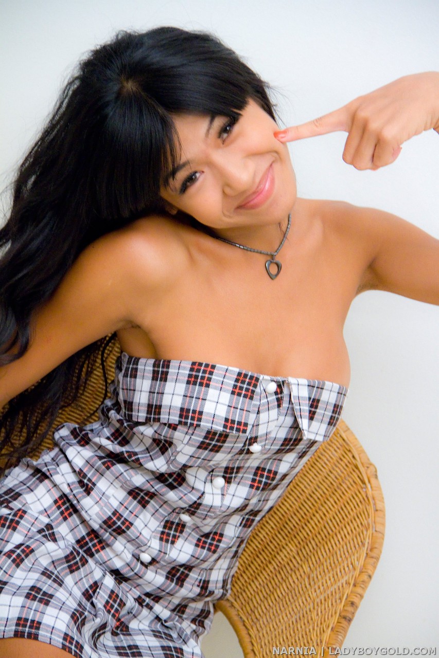 Pretty Teen Shemale Narnia Glass Dildo In Gaping Asshole