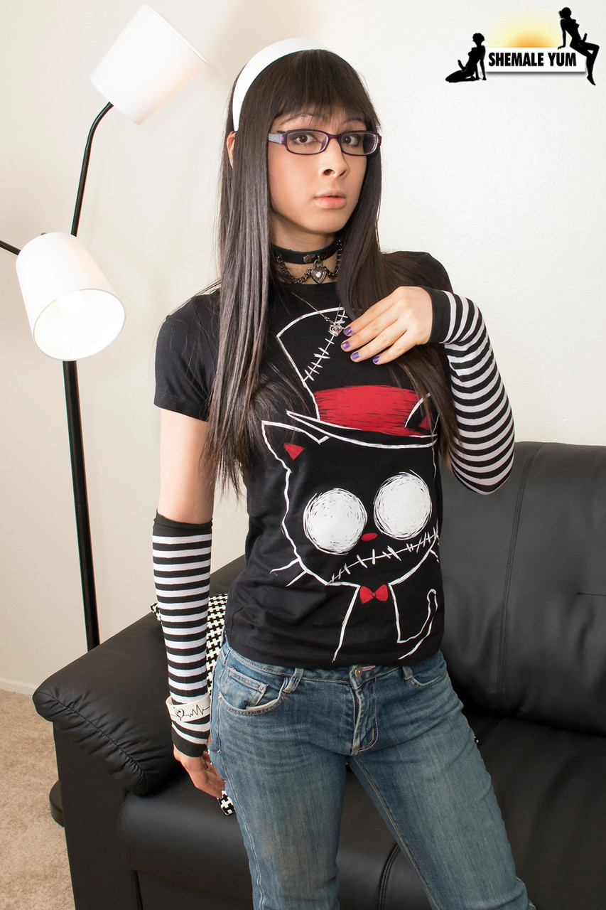 Fotos Porno Desnudas De Lilith Lovett En Grooby Girls