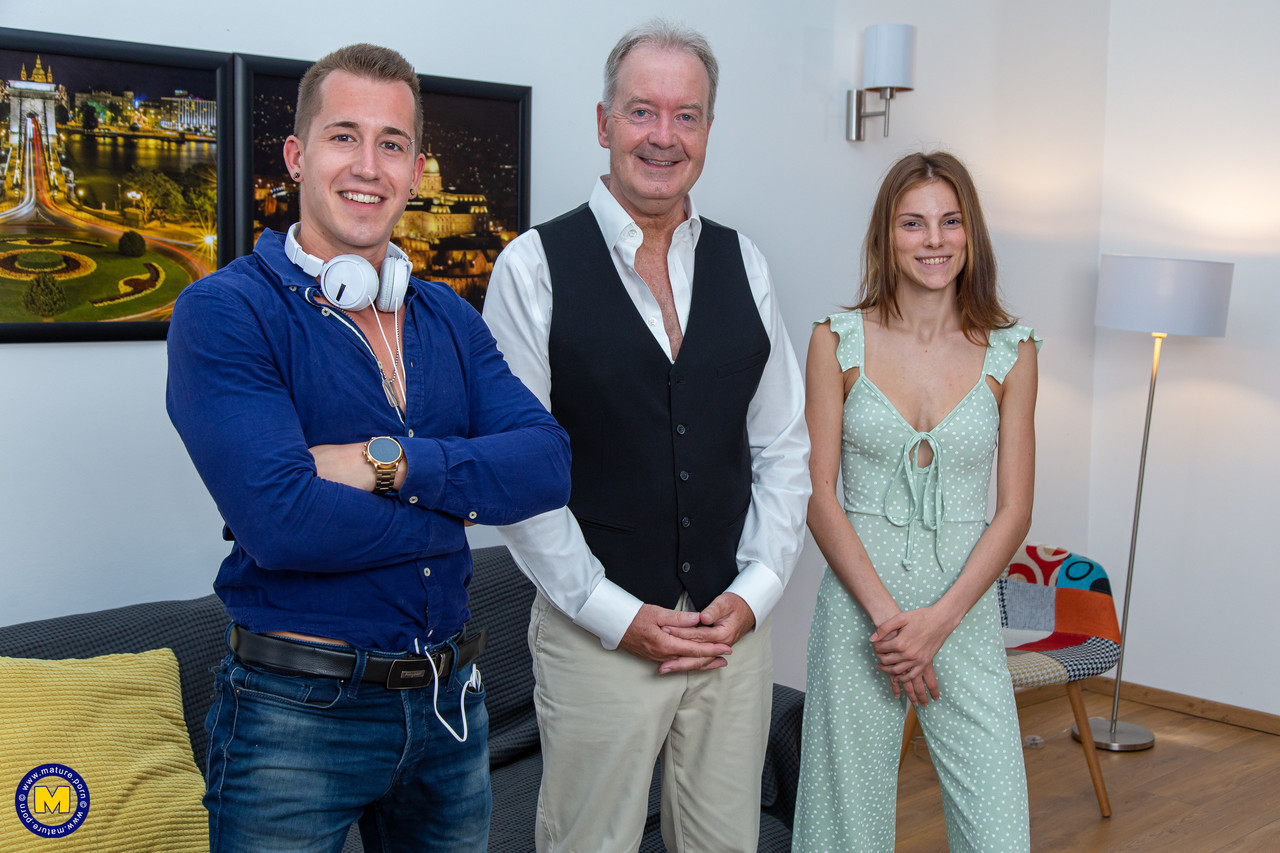 Teenager Hermione Bekommt Eine Muschi Leckerei Und Wird Vom Vater Ihres Freundes Gefickt