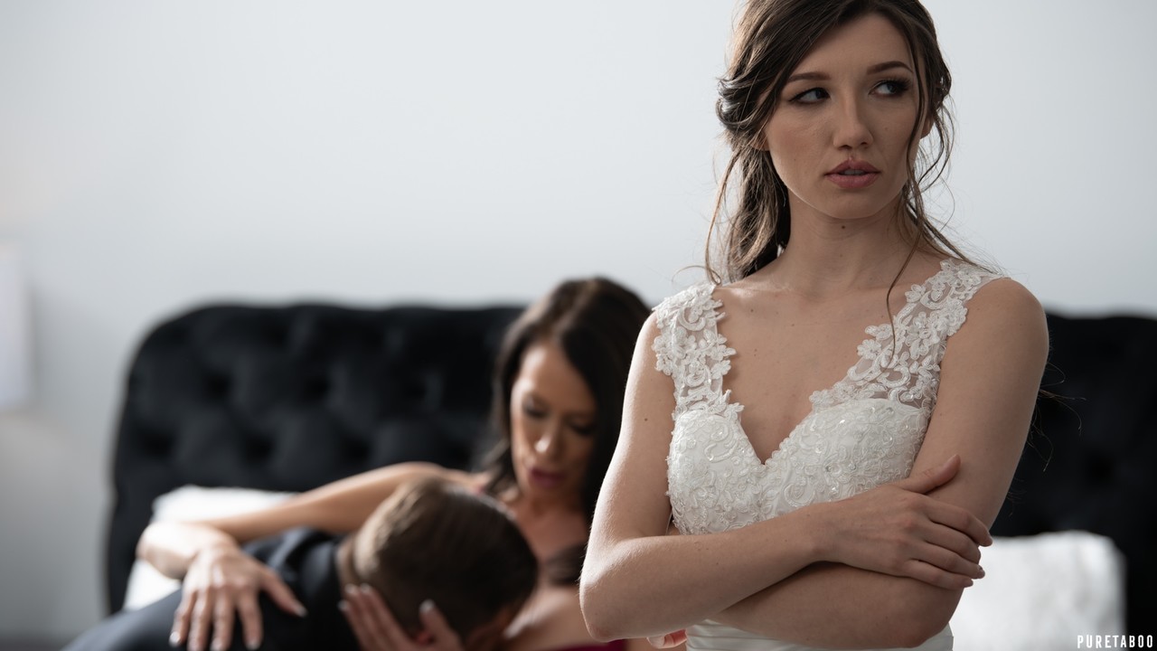 Pure Taboo Präsentiert Maya Woulfe, Nathan Bronson, Reagan Foxx In Nackter XXX-Action