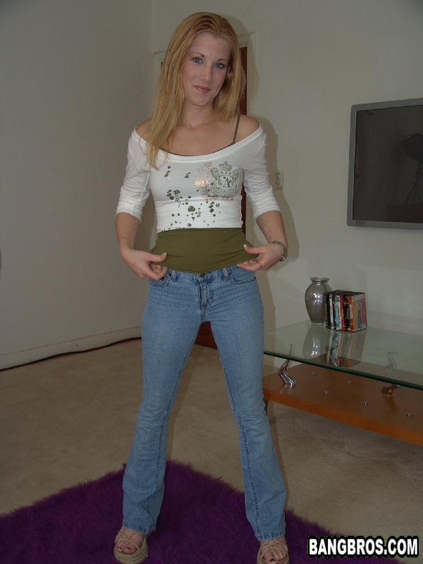 Up Close, Horny Amateur Ariel Reveals Her Big Booty And Blows A Fat Boner