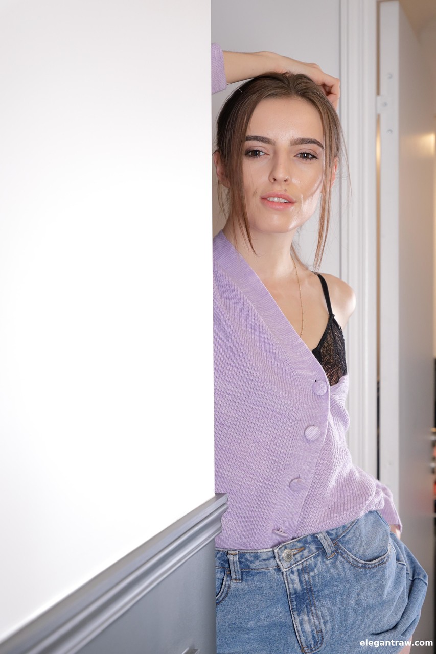 Hardcore-Brünette Pornostar Alba Lala Von Hinten Gefickt