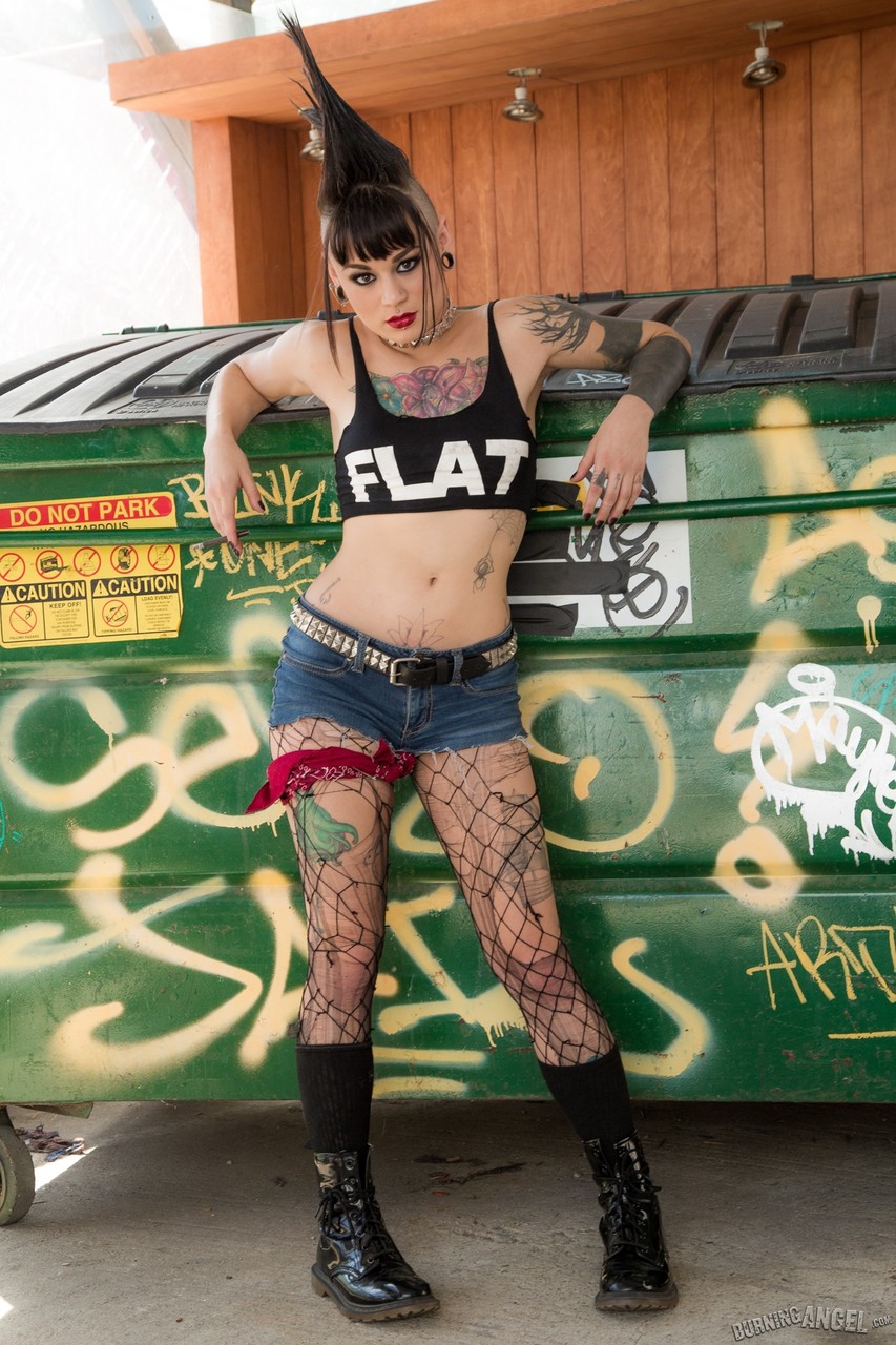 Amelia Dire, Mohawked Punk Girl, Drops Fishnets To Spread Luscious Ass In Alley