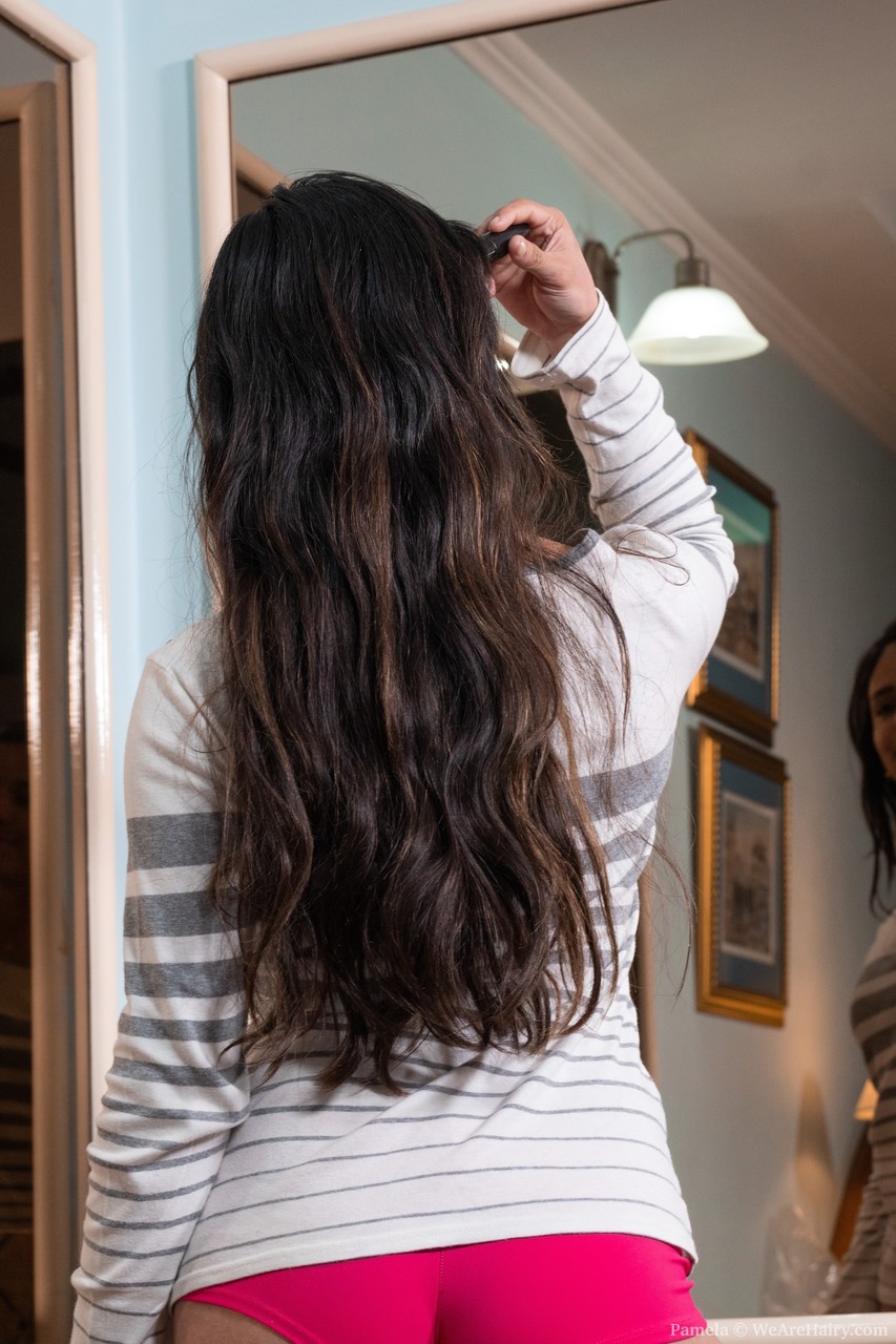 Pâmela Exótica Amadora De Bunda Grande Espalha A Bucha Cabeluda