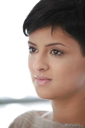 Coco De Mal – Short-Haired Brunette Pulls Her Panties Aside and Spreads