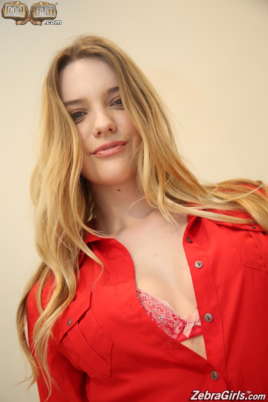 Jasmine Webb Und Kenna James Beim Interracialen Lesbischen Scissoring