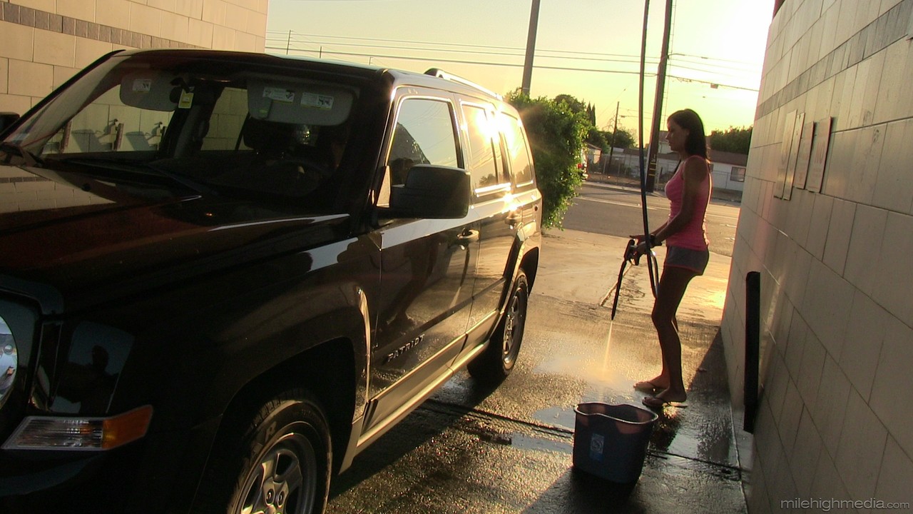 मीठी किशोरी नादिया कैप्री प्राकृतिक स्तन चुसाई चूत जोर से मारी