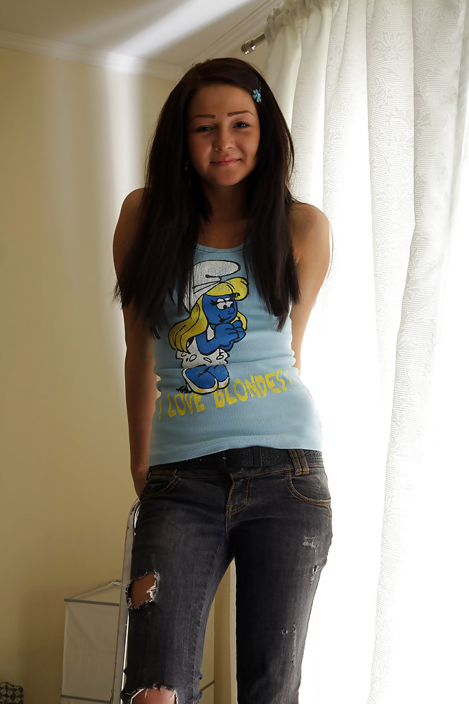 Petite Teen Fucked And Takes Cumshot On Her Back And Neat Ass