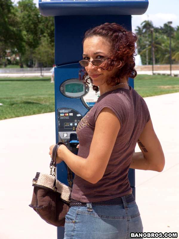 Проказница Брюнетка Zoel Дрочит Чужому Парню В Такси, Полностью Обнаженная