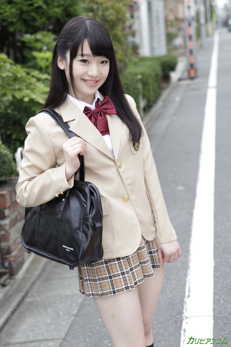 小さなアジアの学校少女ゆなひめかわ毛深いマンコをいじめられて犯される