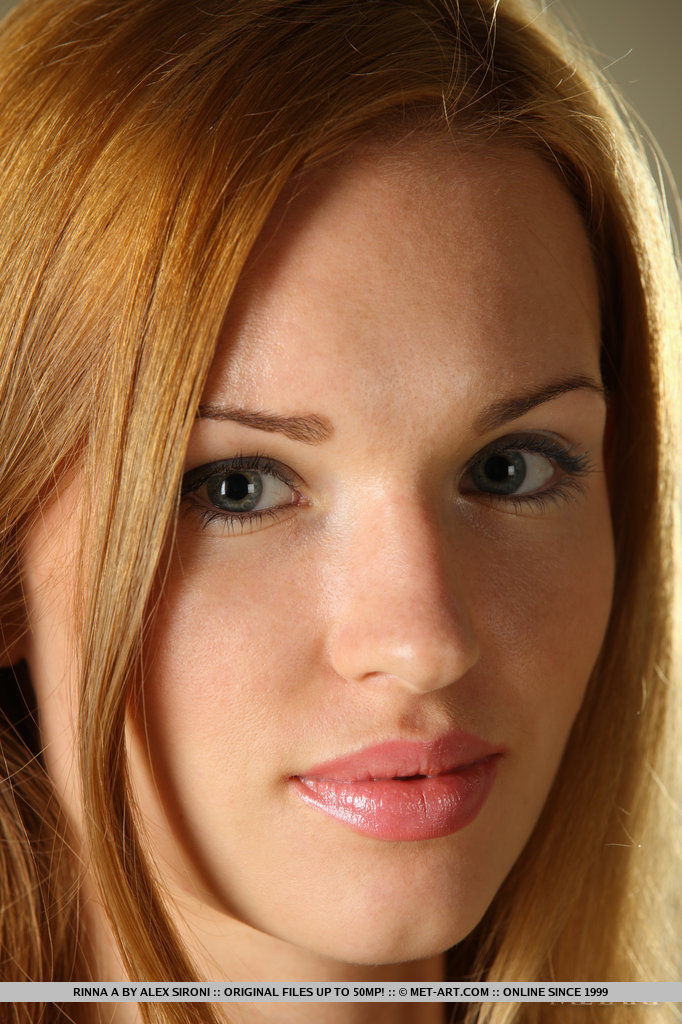 Rinna Revela Su Conejo Afeitado En Un Look Adolescente Seductor