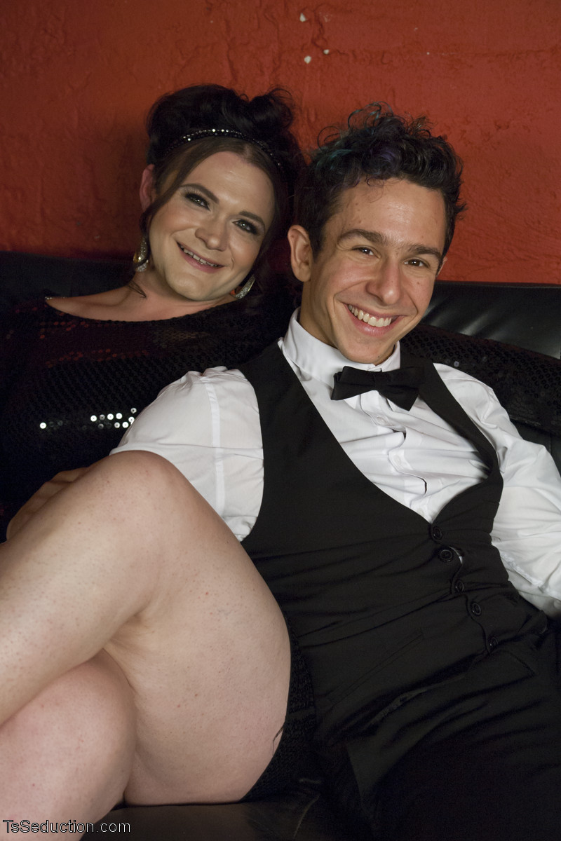 बायांका ब्लेक और कोर्बिन डलास के साथ TS आकर्षण सेक्स तस्वीरें