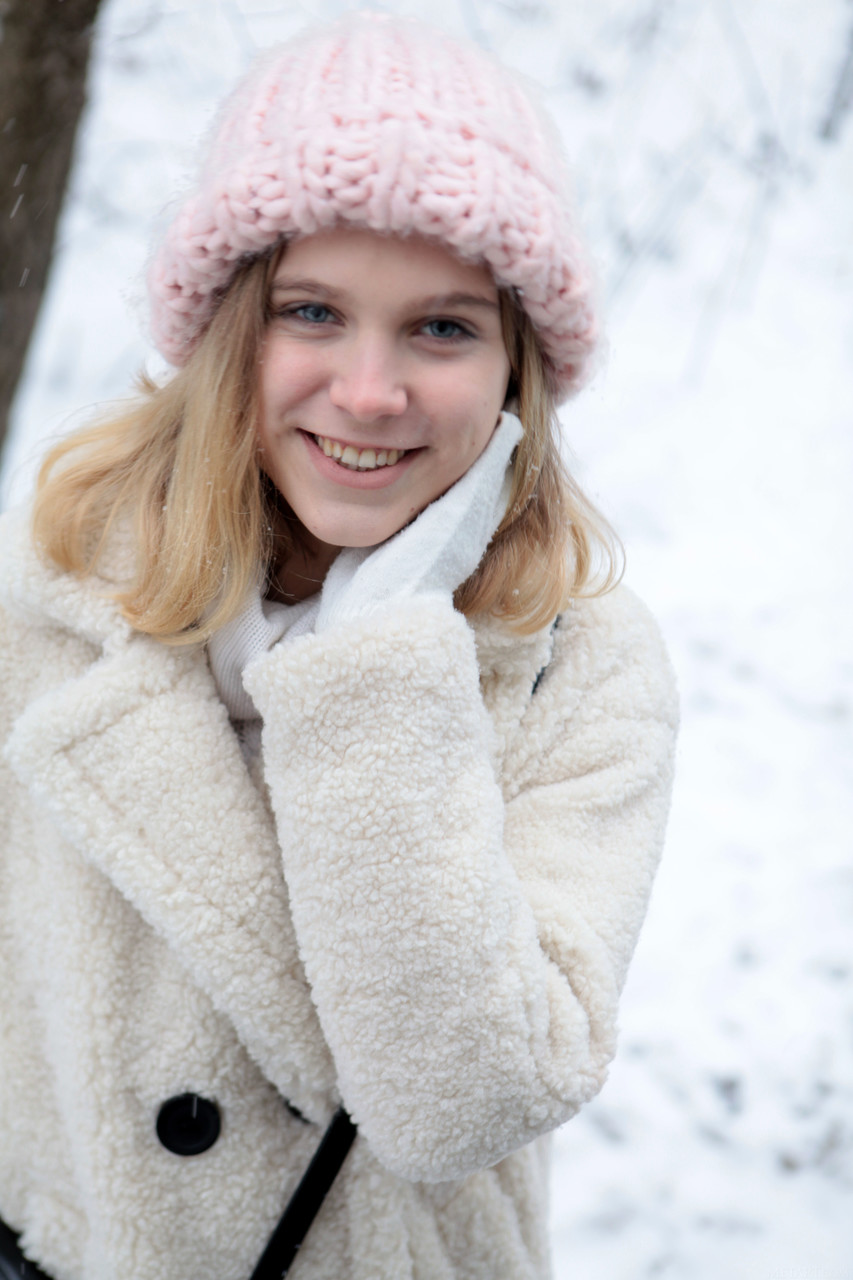 Met Art 呈现 Nora Pace 裸体图片