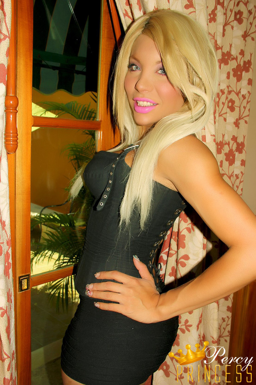 Percy Princesa Actúa En Fotos Porno Calientes