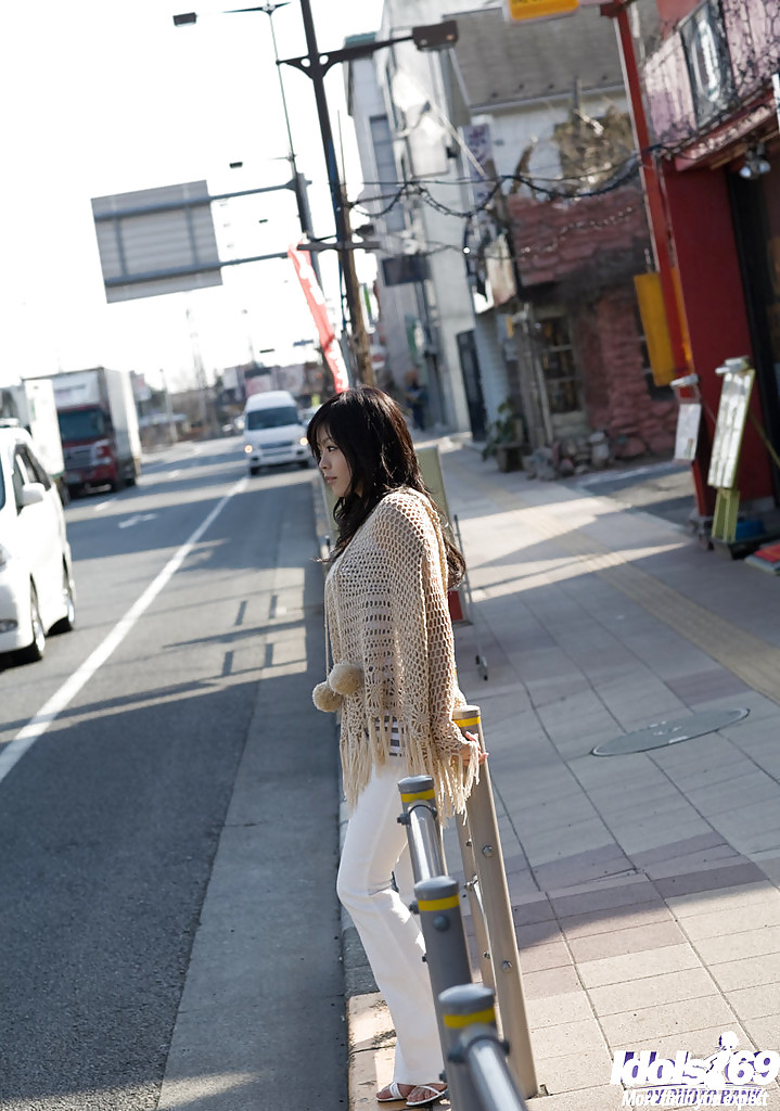 Doce Adolescente Asiática Chinesa Yuki Revelando Seu Corpo Tentador