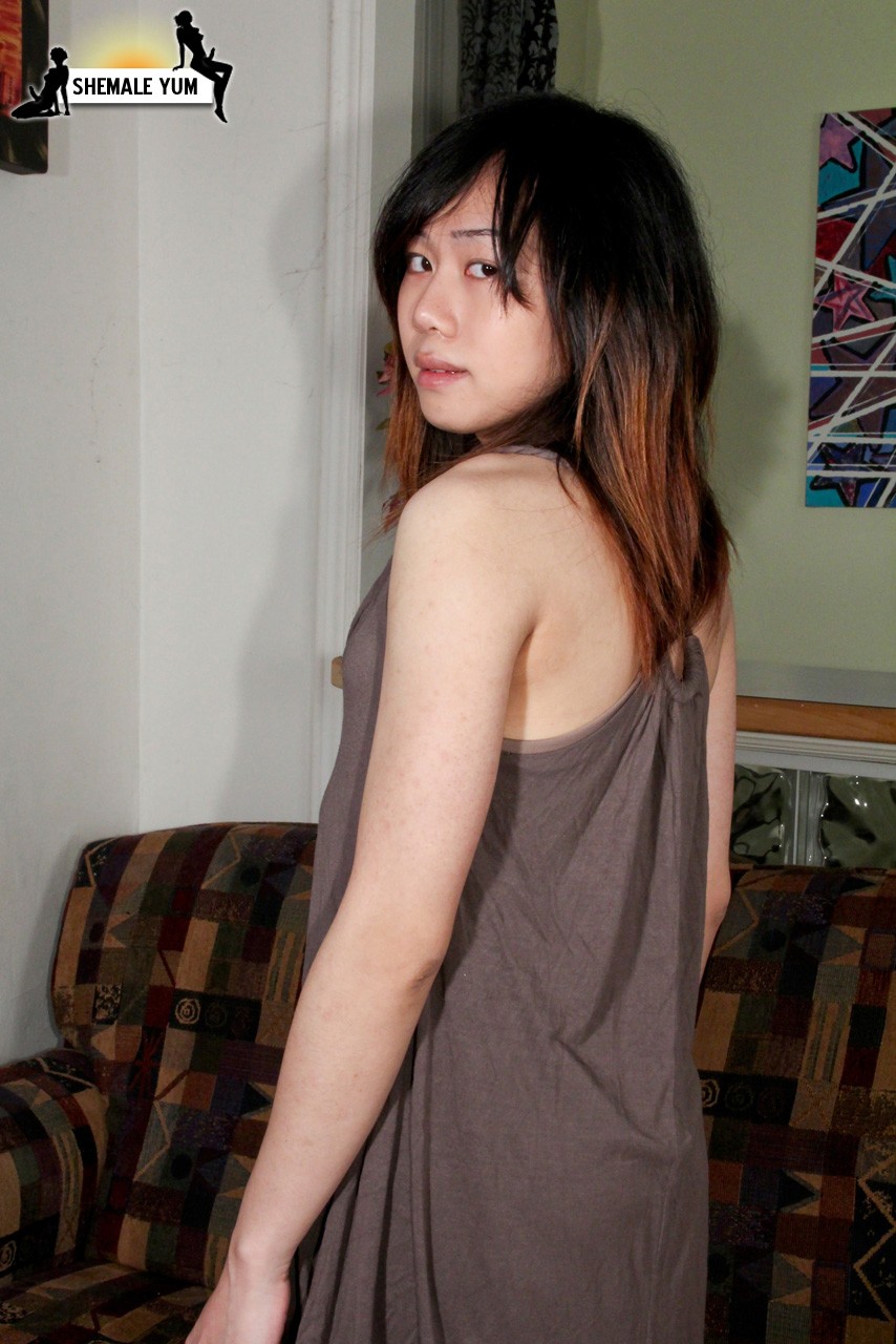 Grooby Girls Präsentieren Katie In Einer Nacktbildergalerie