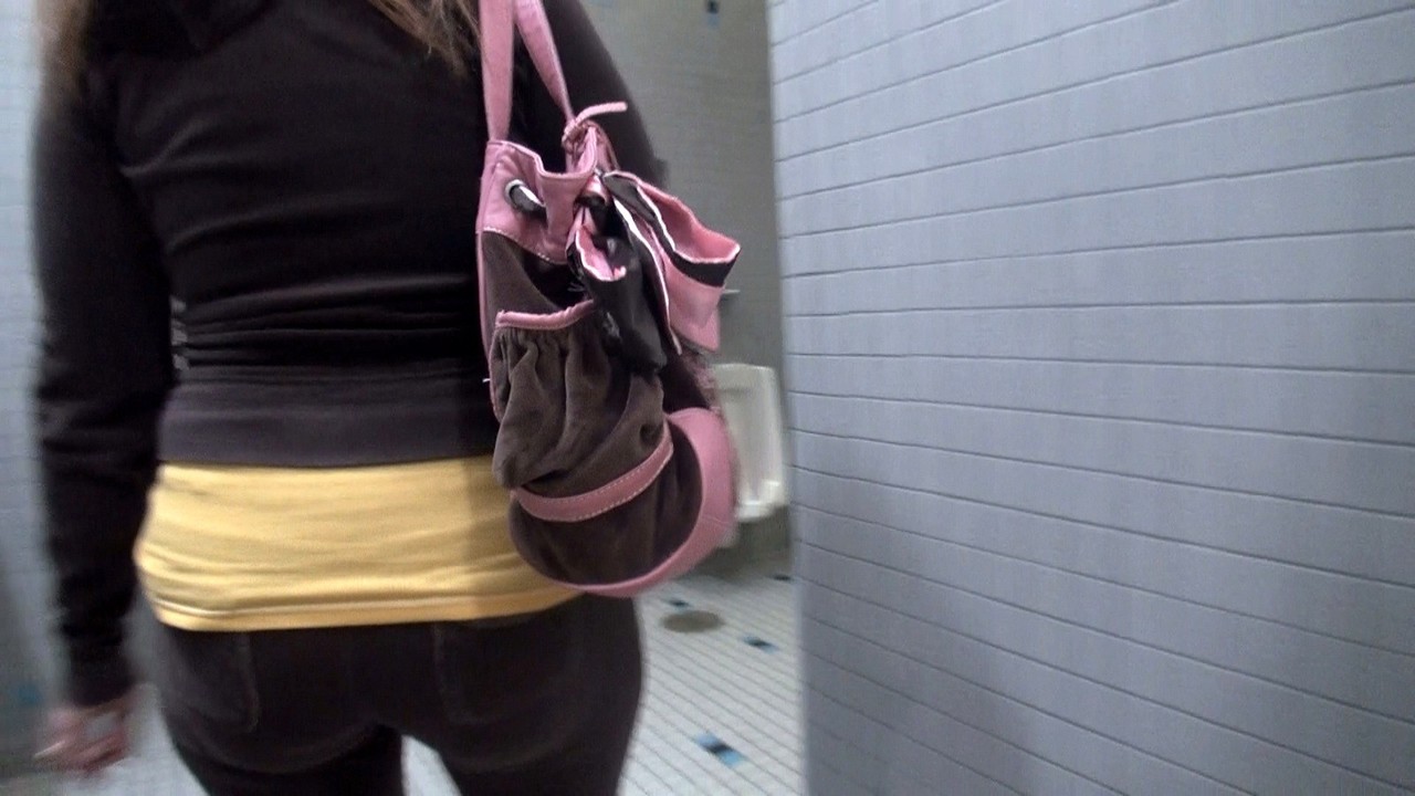 PAWG Dee Siren Sexo Oral Y Vaginal En El Ascensor