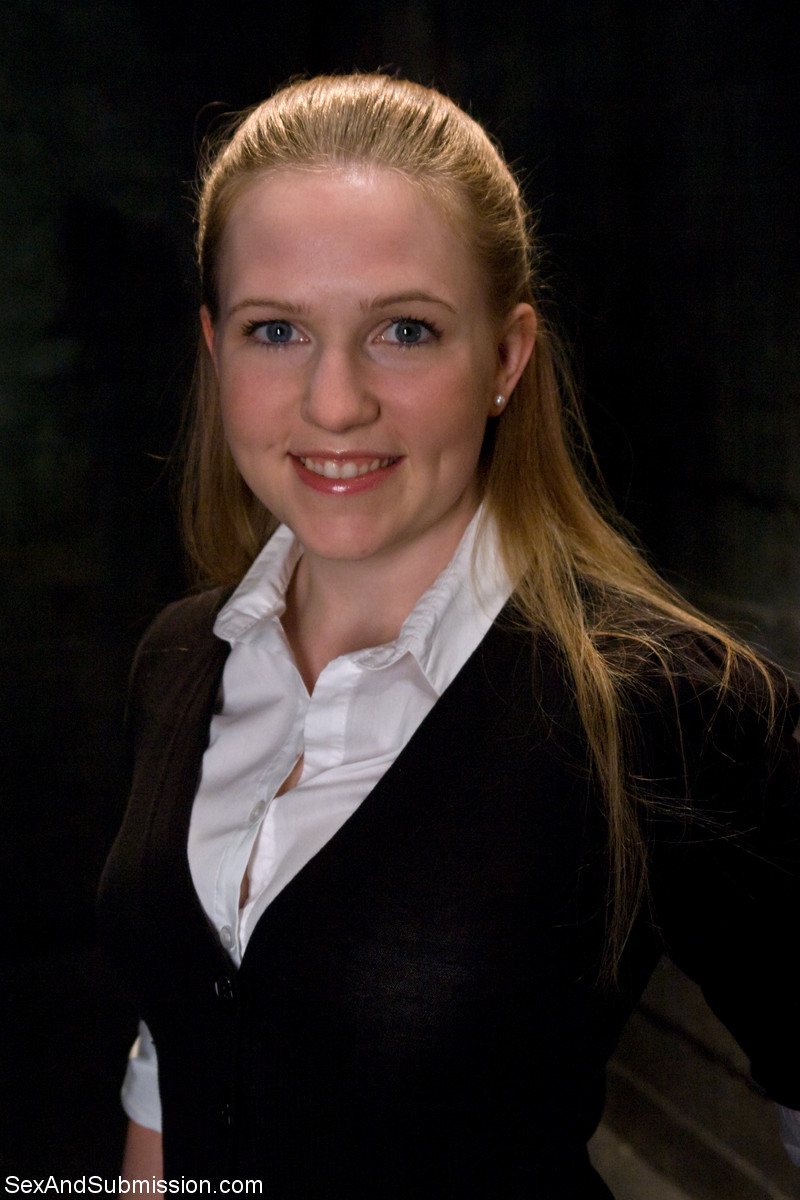 Laci Laine Y Steve Holmes En Sexo Y Sumisión