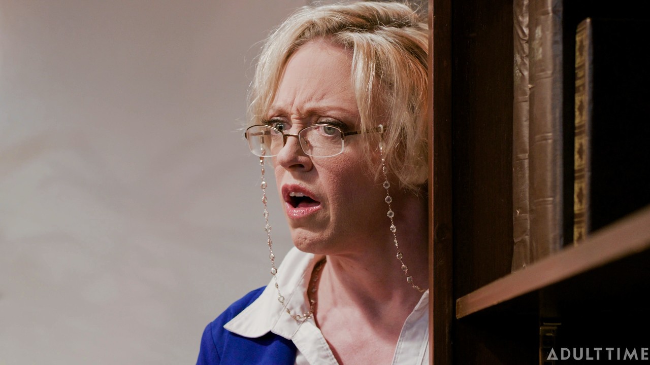 与熟女迪·威廉姆斯、飞贼和奥利弗·弗林的热辣三人行