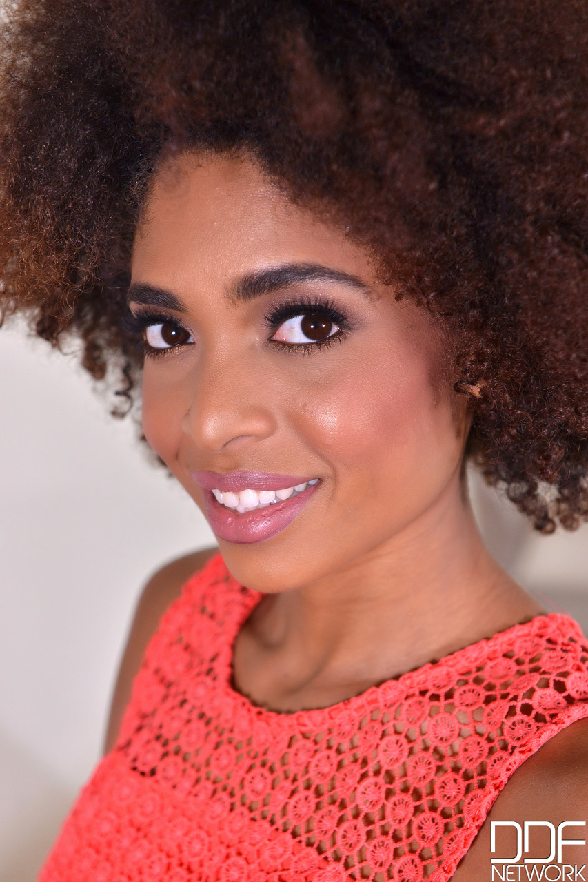 Luna Corazon Black Afro 美女 手指 自己 的 陰道