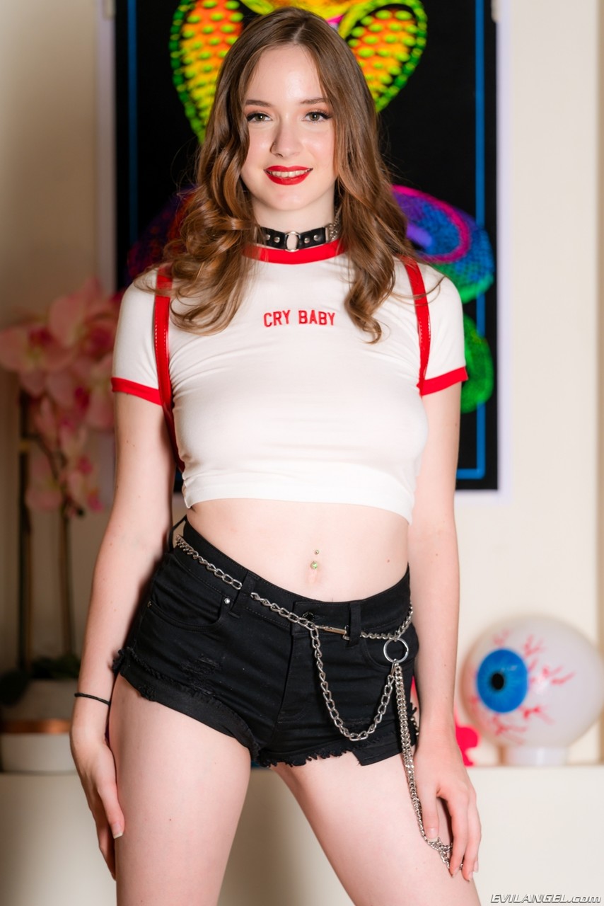 Estrela Do Porno Jovem Hazel Moore Prepara Salada Depois De Ter Sido Fodida No Cu