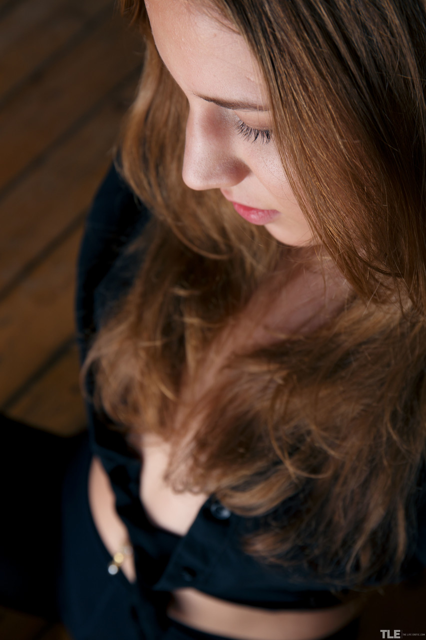 أماندا آر تؤدي حياة إباحية عارية