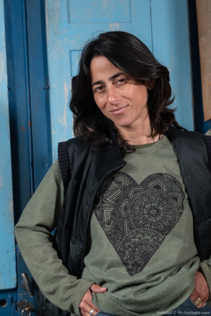 Esposa Amadora Soledad Se Tira E Coloca Os Dedos Na Sua Vagina Peluda