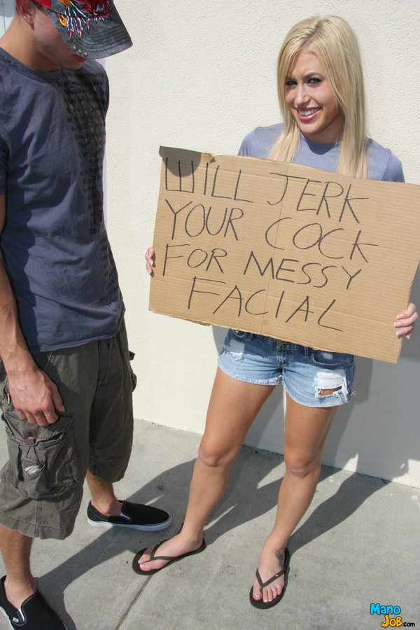 Petite Rubia Megan Moore Masturba Un Pene Largo Para Un Bocado De Esperma