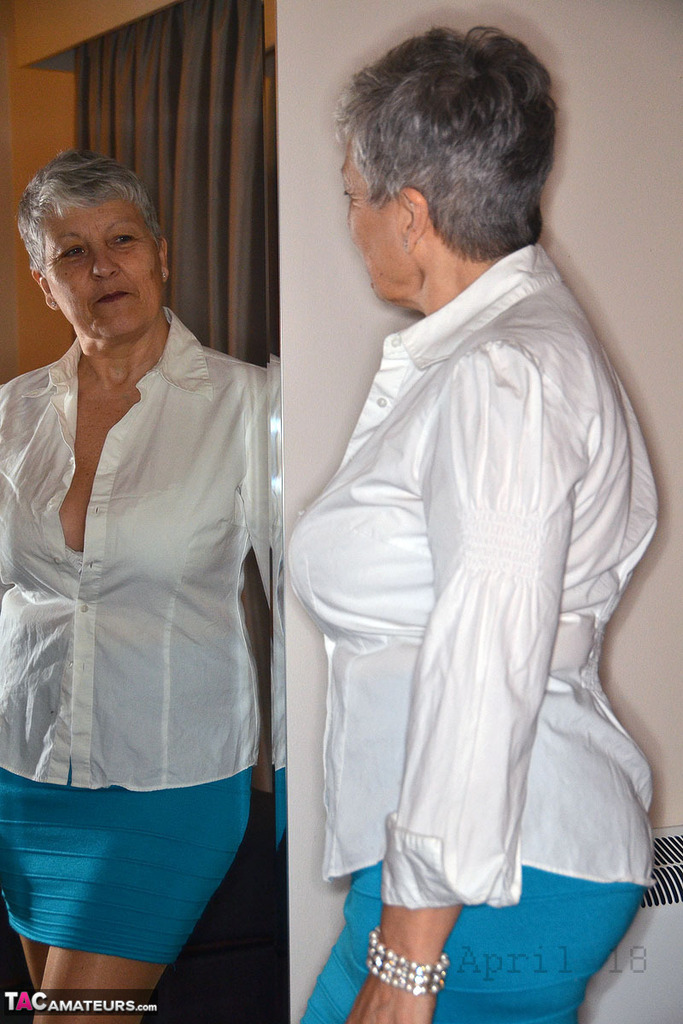 Hot Granny Savana Spreads Wide In Cotton Panties To Flash Mature Pussy