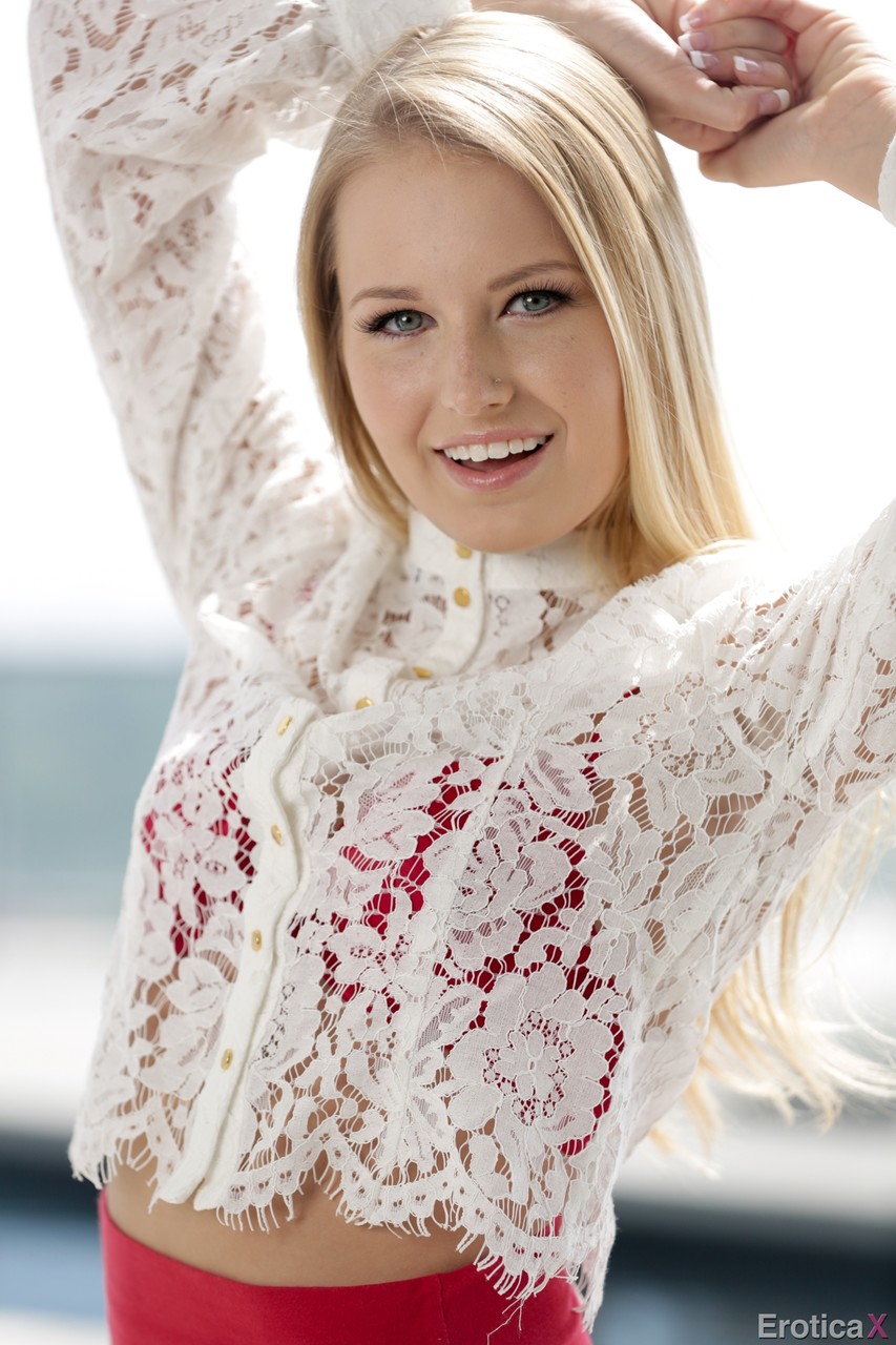 Blonde Pornstar Alexa Grace Strips Exotic Building