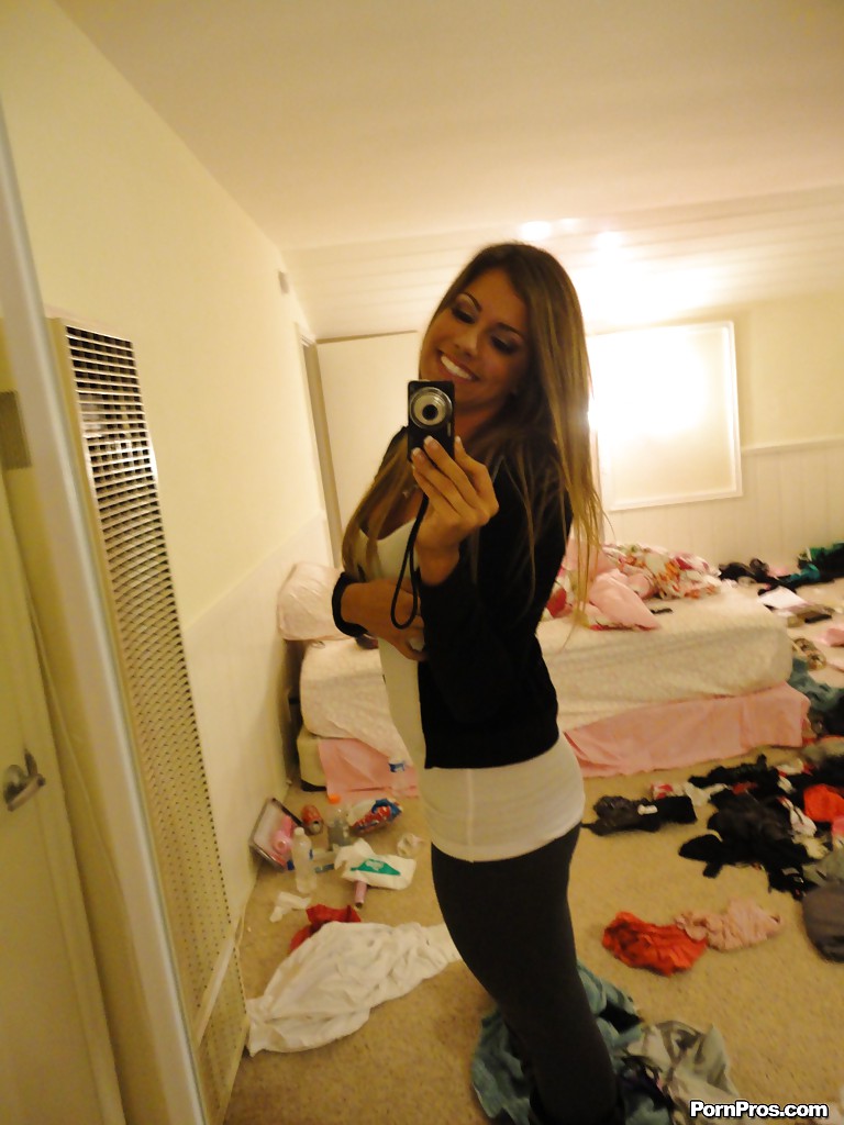 Amateur Bella Beyle Strips In Lingerie For Homemade Shots