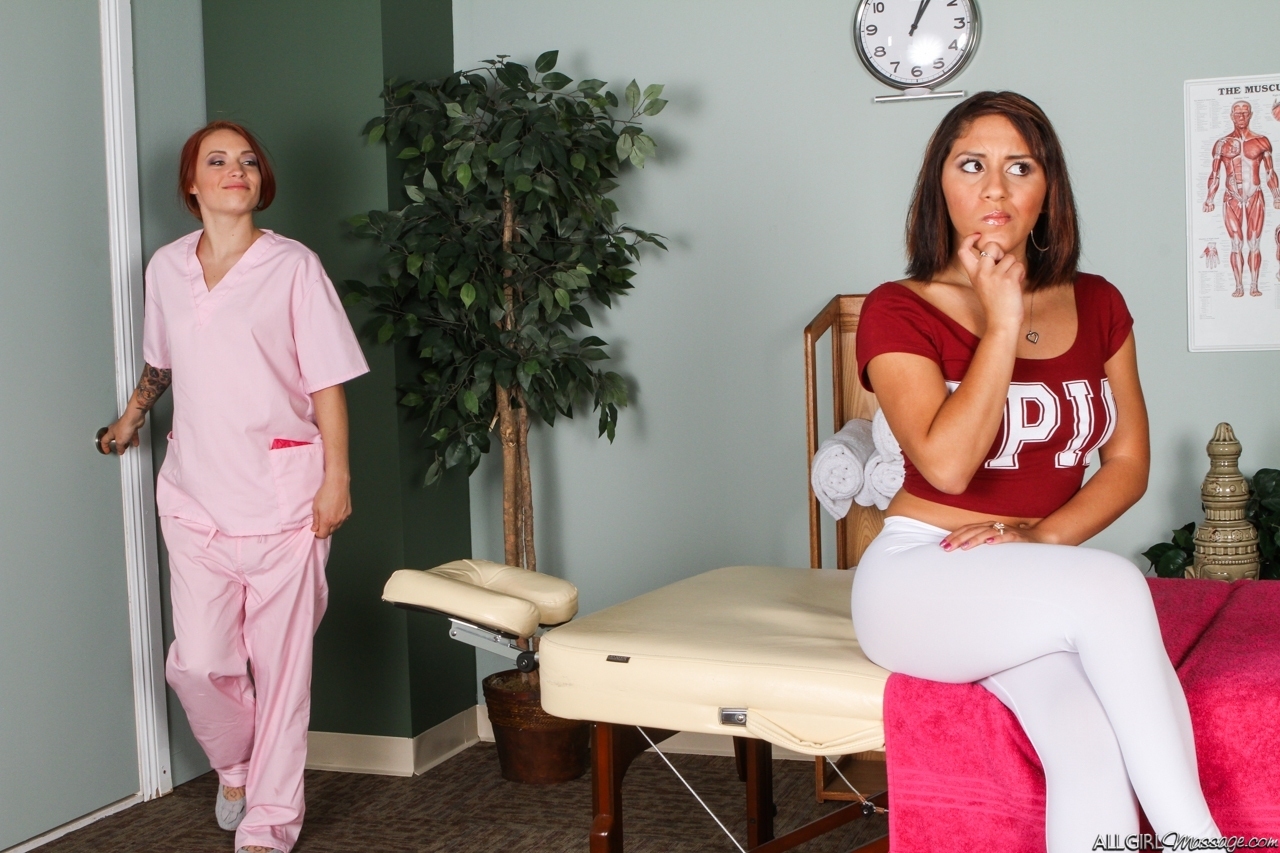 Lesbian Massage Conduit À Manger La Chatte Avec Liv Aguilera Et Alyssa Branch