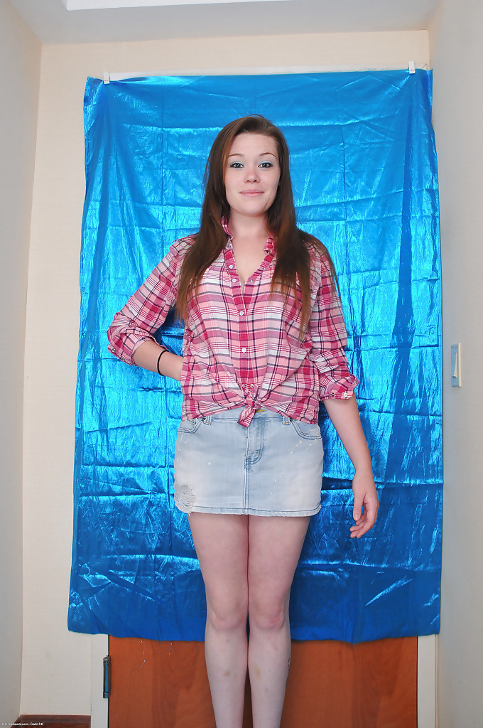 Любительница Марго Раздевается Крупным Планом С Обвисшими Сиськами