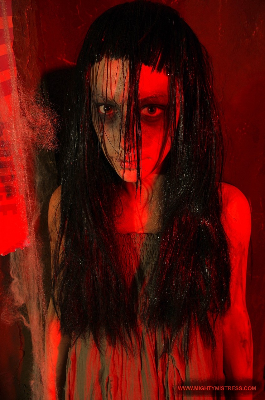 Mistress Kathia Nobili Dominates Submissive Lesbian Henessy With Large Strapon