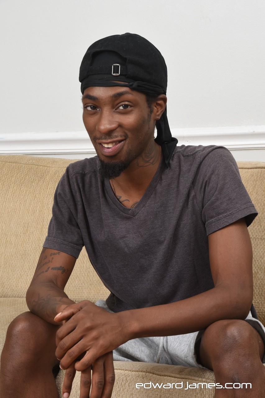 Высокий Блейн Портер Получает, Чтобы Его Большую Задницу Лизали И Трахали Гей-Коротышка Робби Даш