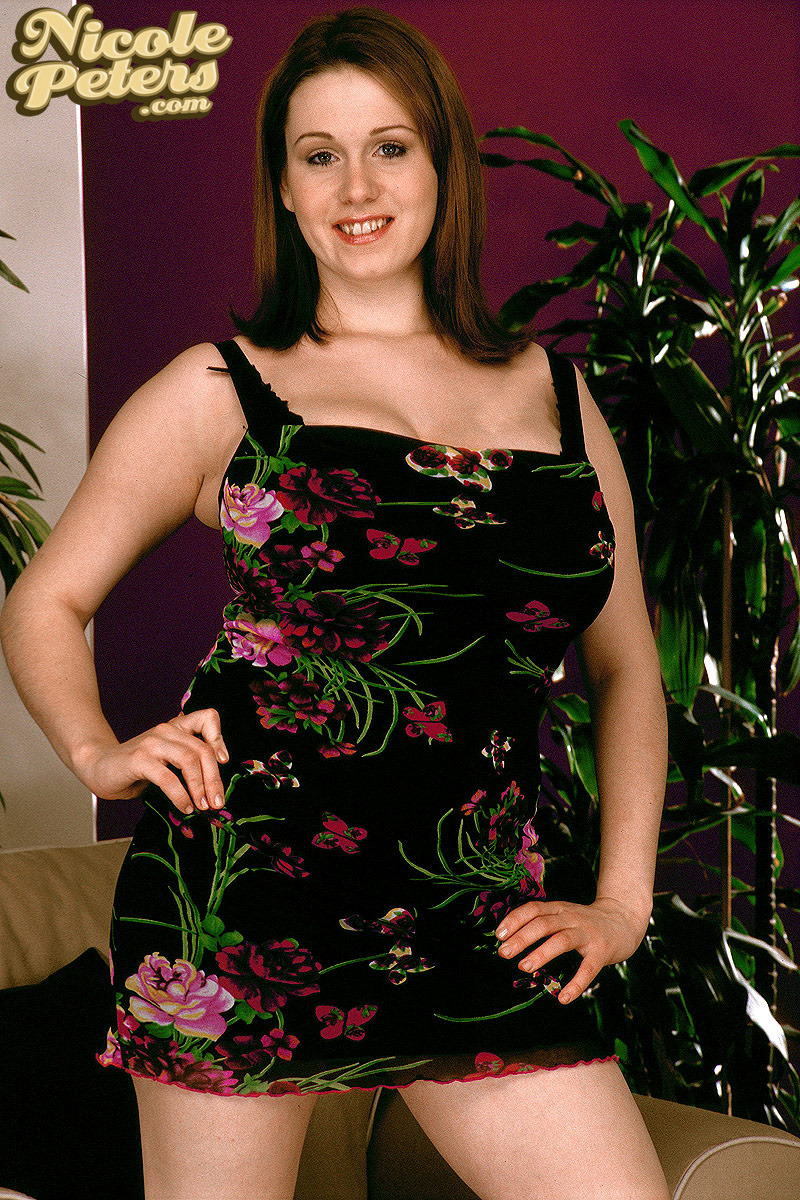 Chubby Amateur Nicole Peters Flashes Her Massive Melons In Thong And Heels