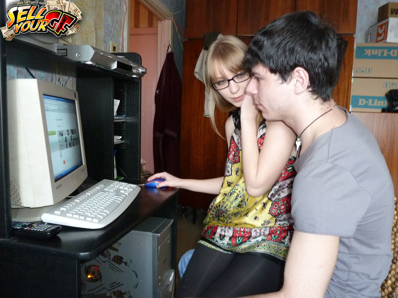 रूसी किशोरी मैरी ड्रीम अपने बॉयफ्रेंड के हंग दोस्त से डॉगी स्टाइल में