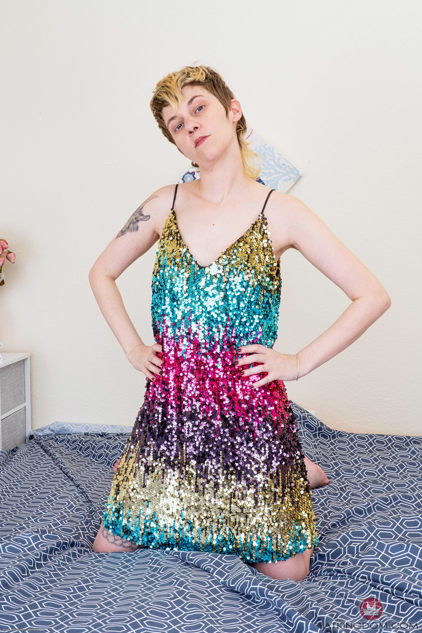 Atk ペティート Mercy West ヌードギャラリー