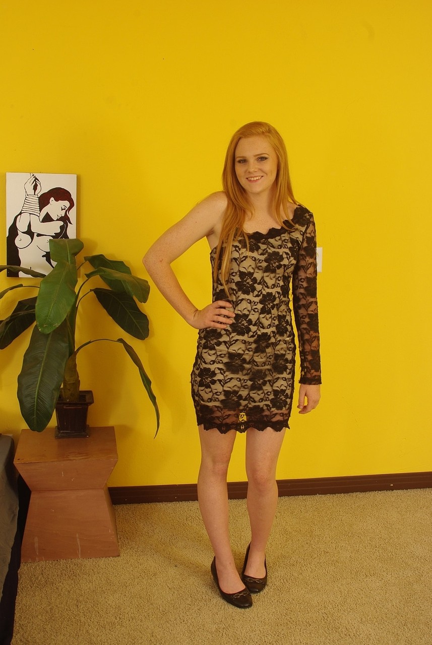 白人荡妇被黑人邻居从后面干