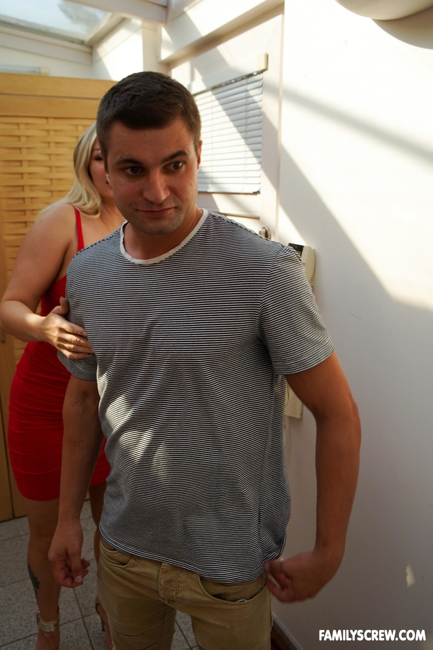 Coroas Com Peitos Grandes E Bundas Gordas São Fodidas Em Sexo Em Grupo Quente