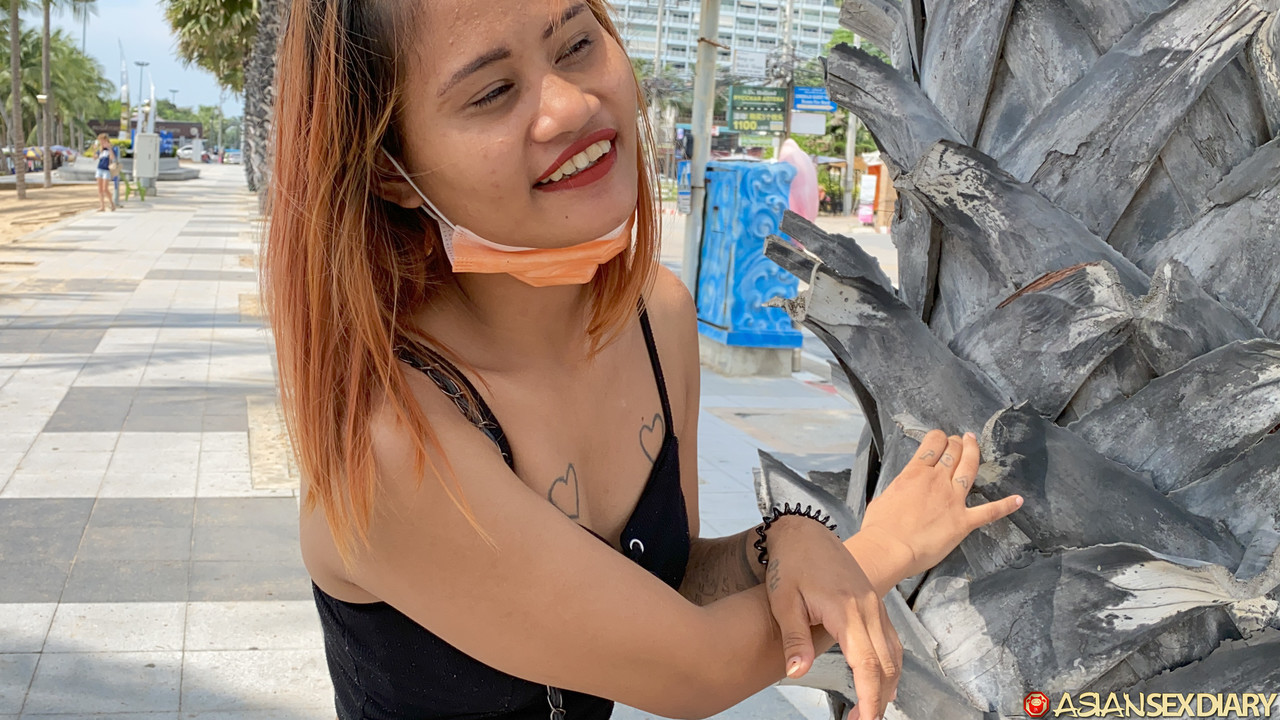 POV Asian Amateur Gets Innocent Pussy Boned And Jizzed