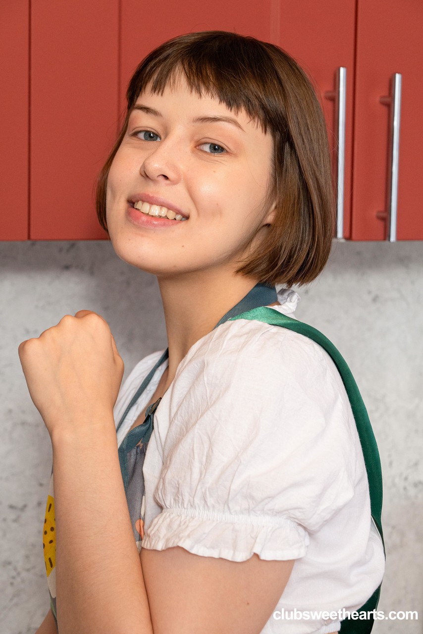 Sandy Cheeks Se Desviste Y Juega Con Una Concha Afeitada