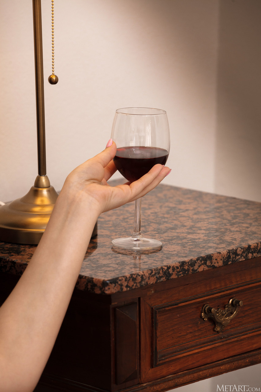 ओलिविया हनी की मेट आर्ट के लिए नग्न एक्सएक्सएक्स तस्वीरें